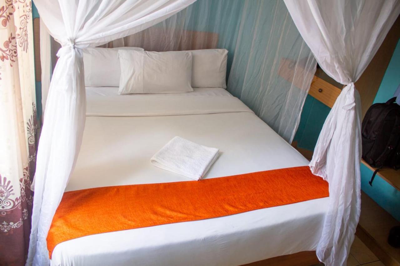 Bed and Breakfast La Jardine Найроби Экстерьер фото