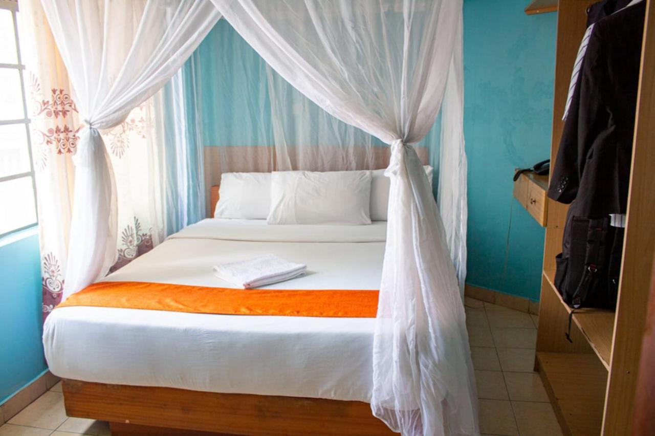 Bed and Breakfast La Jardine Найроби Экстерьер фото