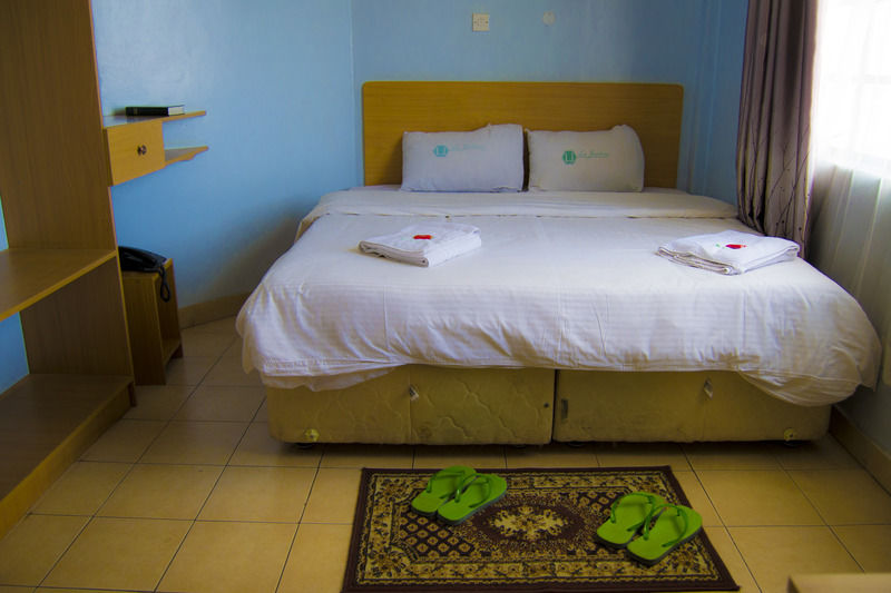 Bed and Breakfast La Jardine Найроби Экстерьер фото