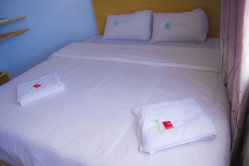 Bed and Breakfast La Jardine Найроби Экстерьер фото